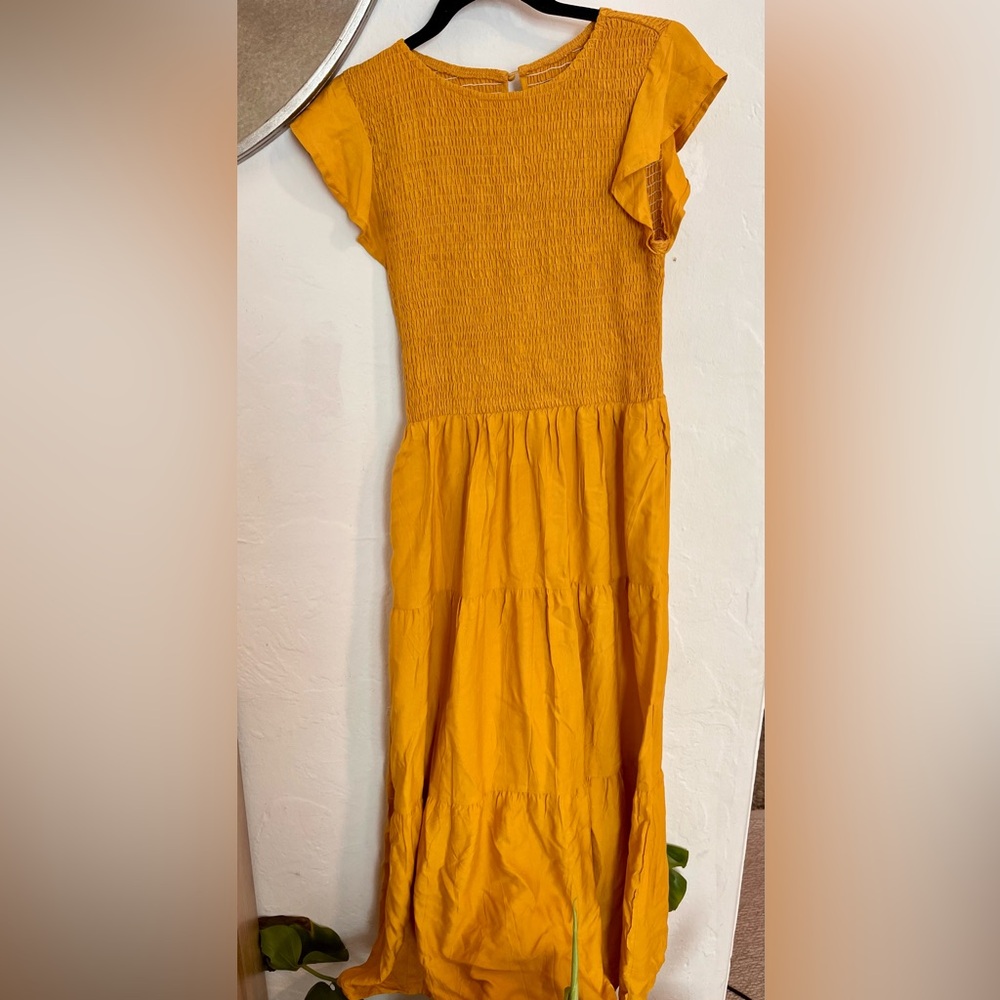 Zesica Chic Midi Dress Smocked Top, Tiered A-Line Skirt Small NWoT